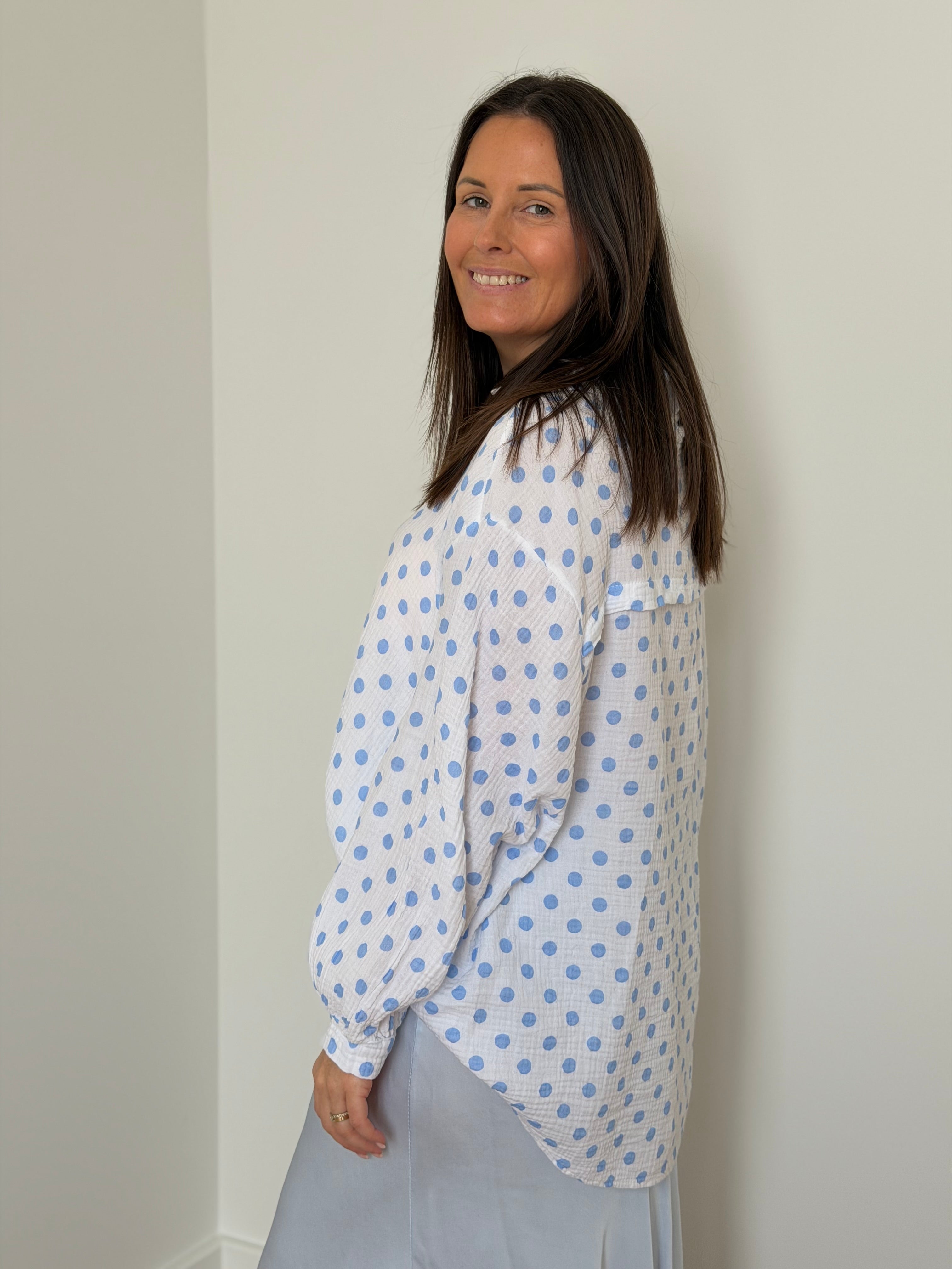 Polka dot tetra blouse in wit - My Dressing