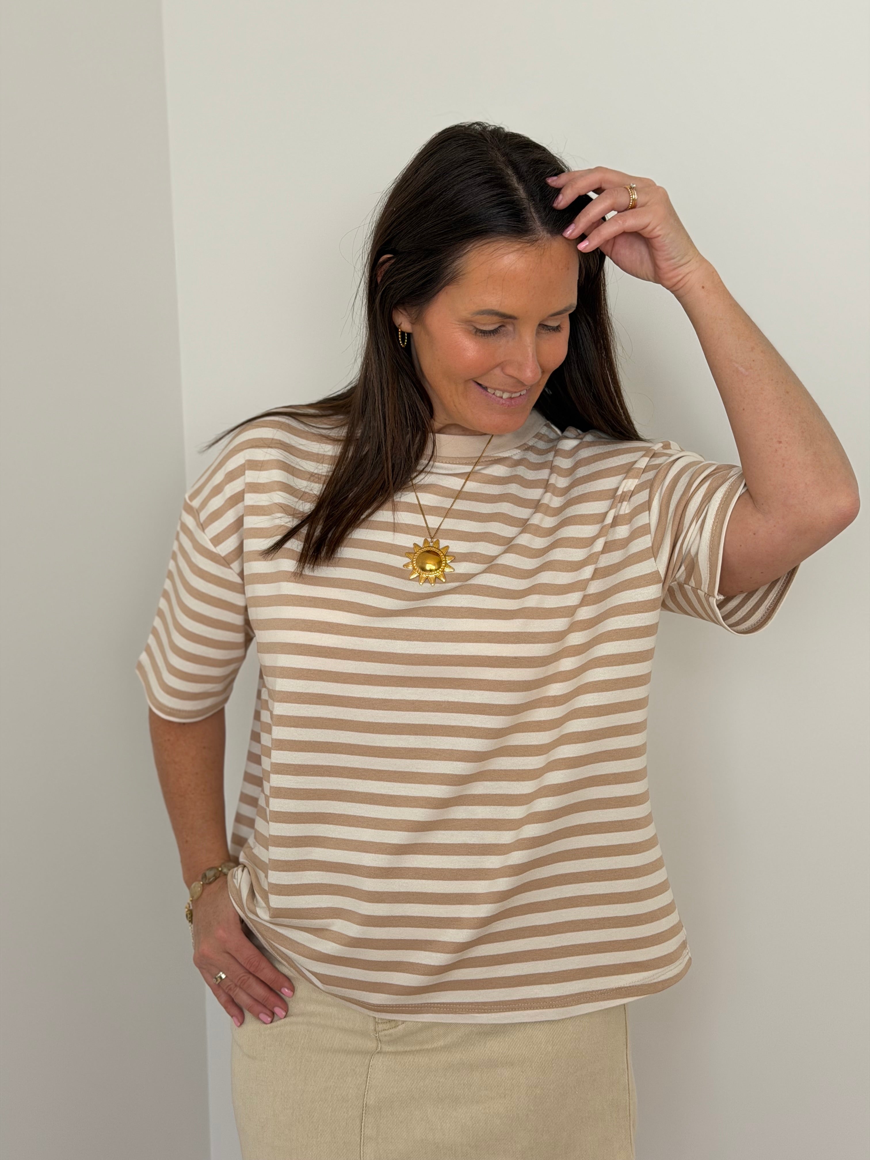 Beige gestreepte t-shirt met korte mouwen - My Dressing