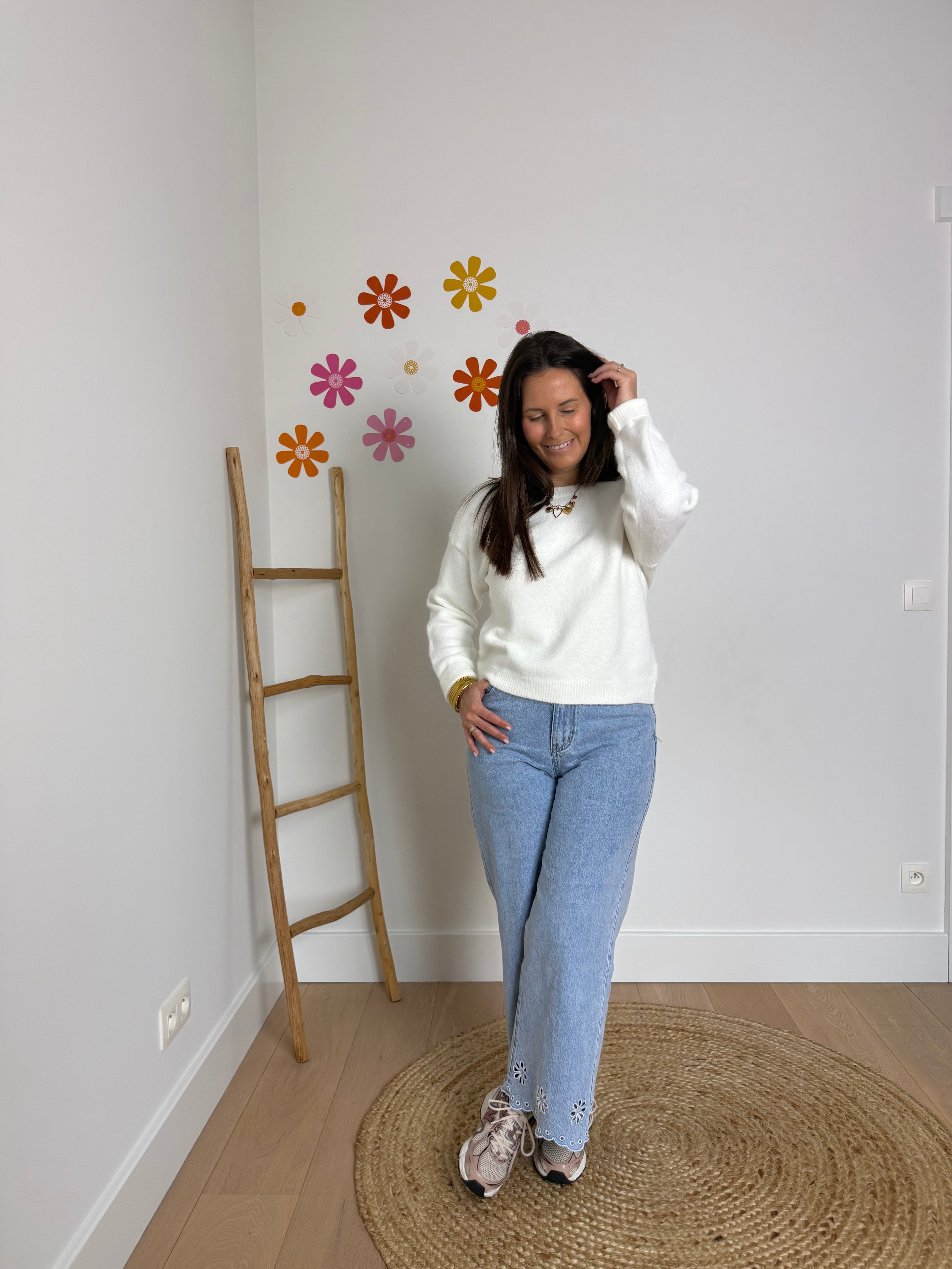 Witte trui met V-hals achteraan - My Dressing