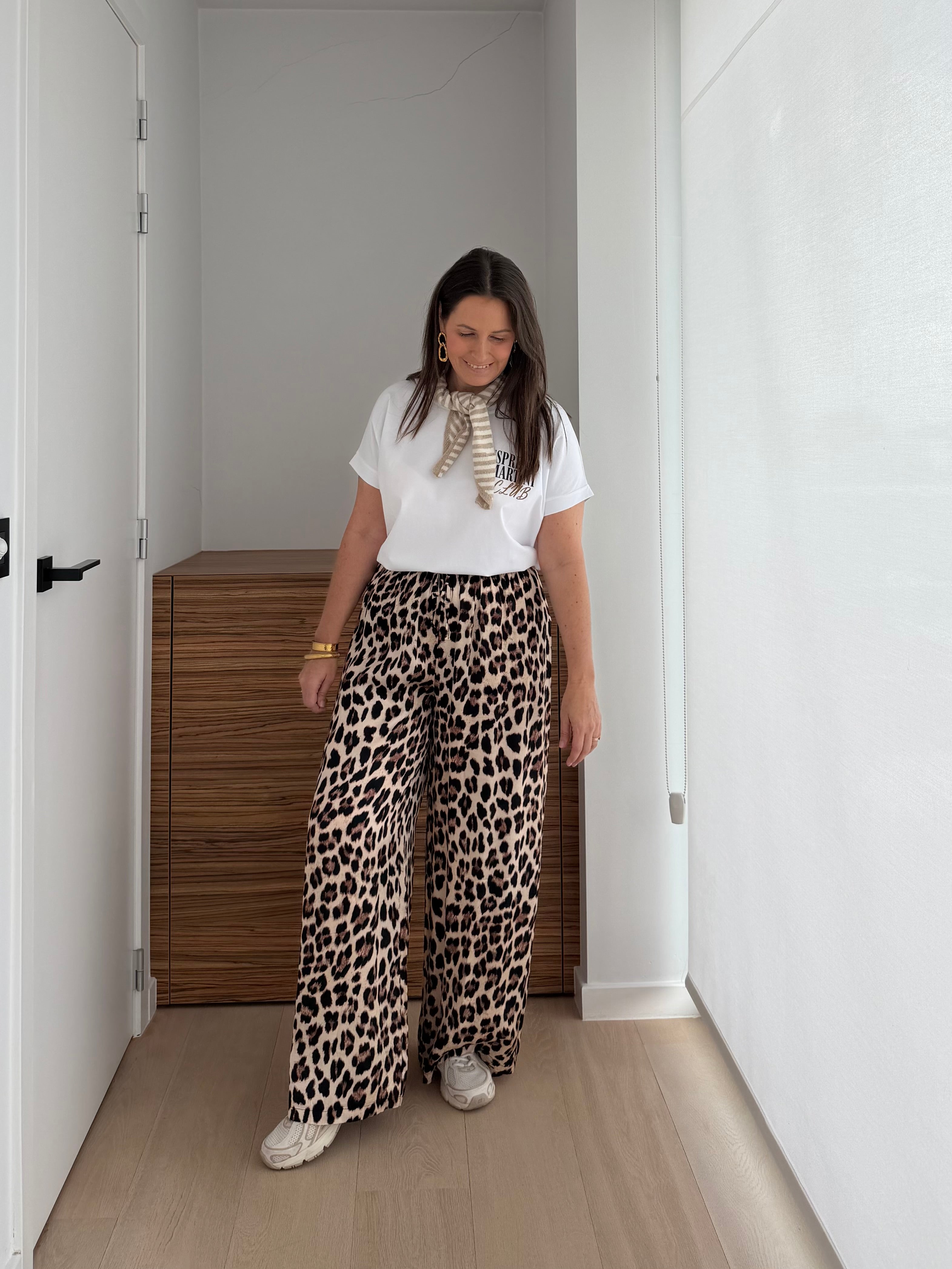 Trendy dames T-shirt met Espresso Martini Club print voor een speelse casual look