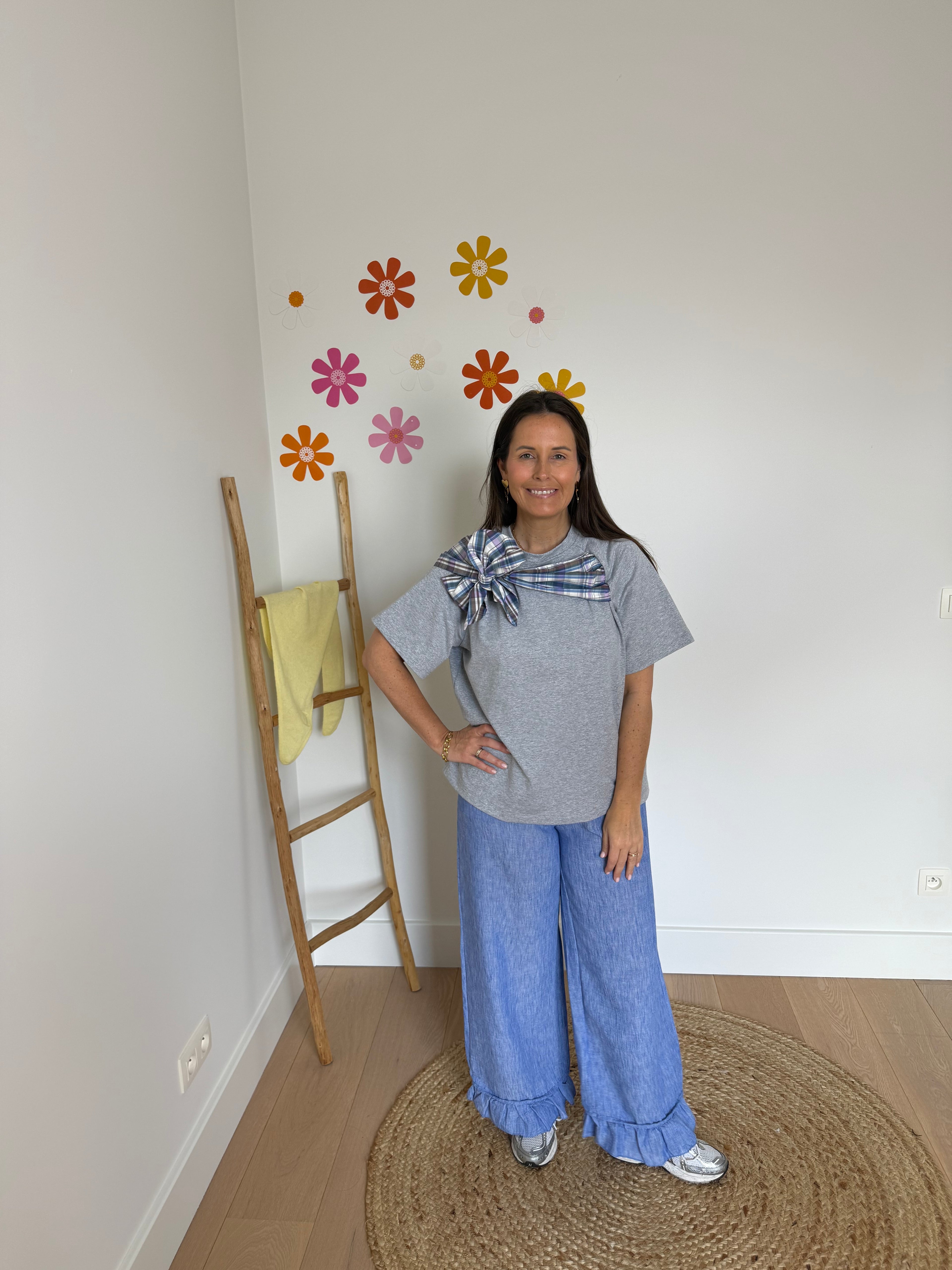 Grijze basic t-shirt met strik - My Dressing