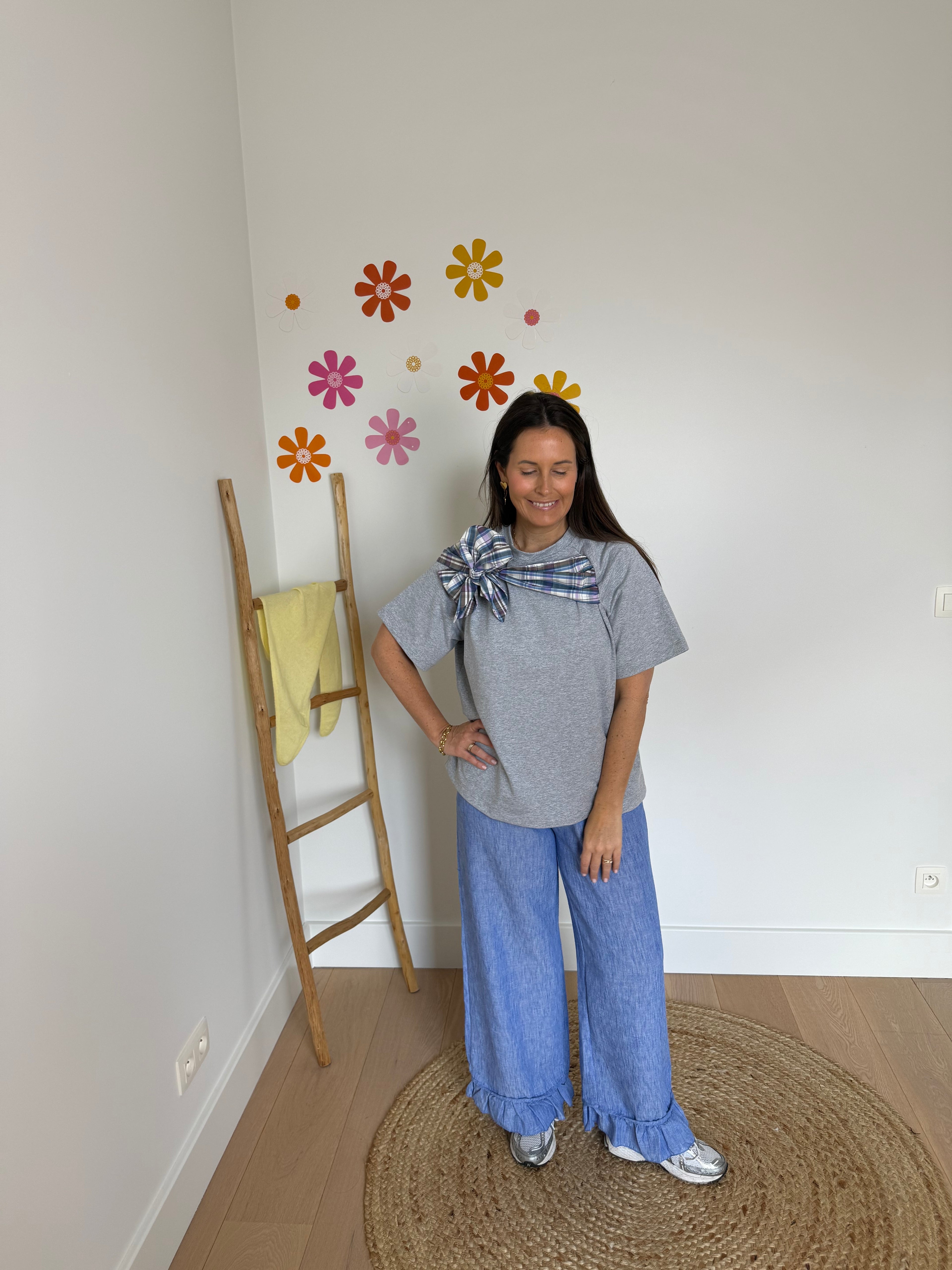 Grijze basic t-shirt met strik - My Dressing