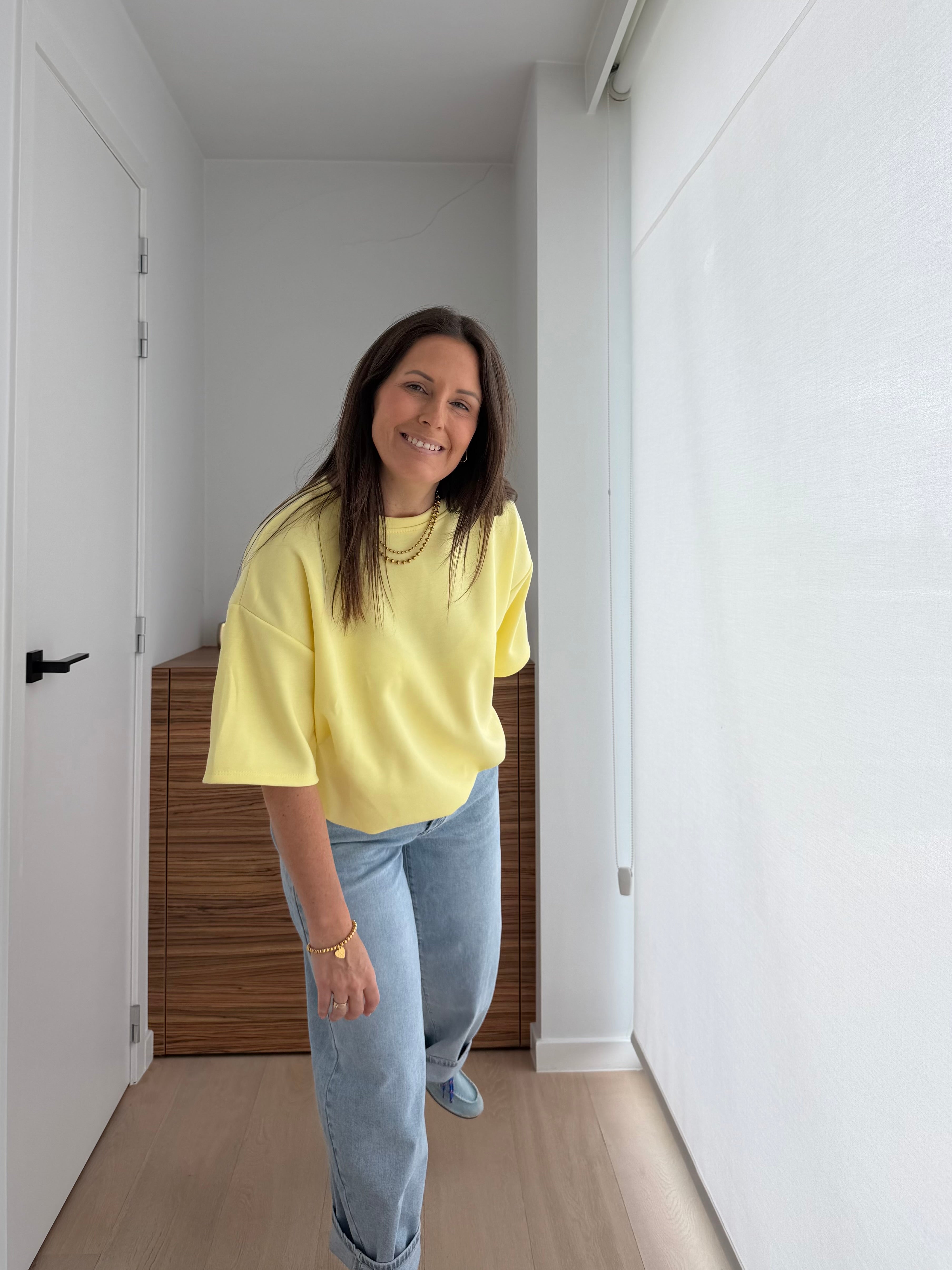 gele basic t-shirt, cropped model met elastische tailleband onderaan - My Dressing