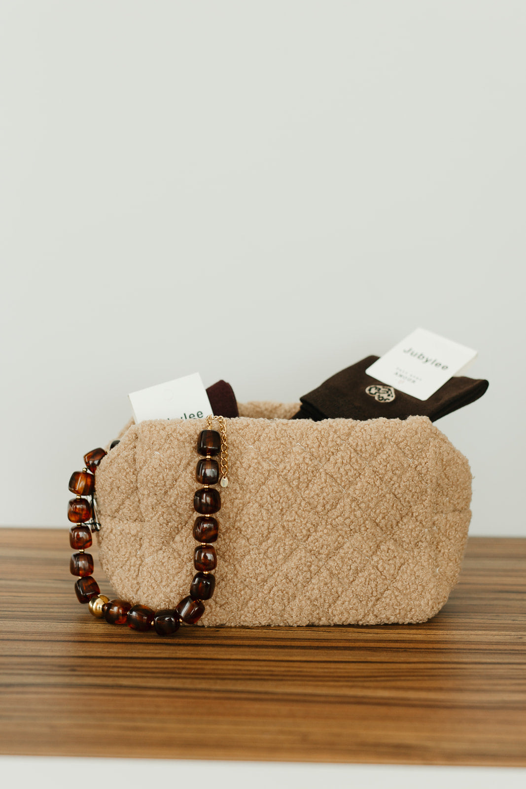 Teddy toilettas – zachte make-up tas met diamantstructuur en cosy teddy materiaal bij My Dressing