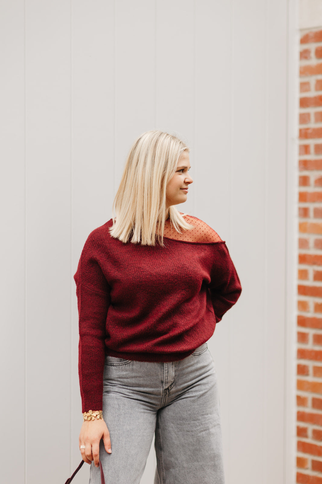 Stijlvolle knit dames – zachte bordeaux trui met kantaccenten, warm en comfortabel voor winterdagen