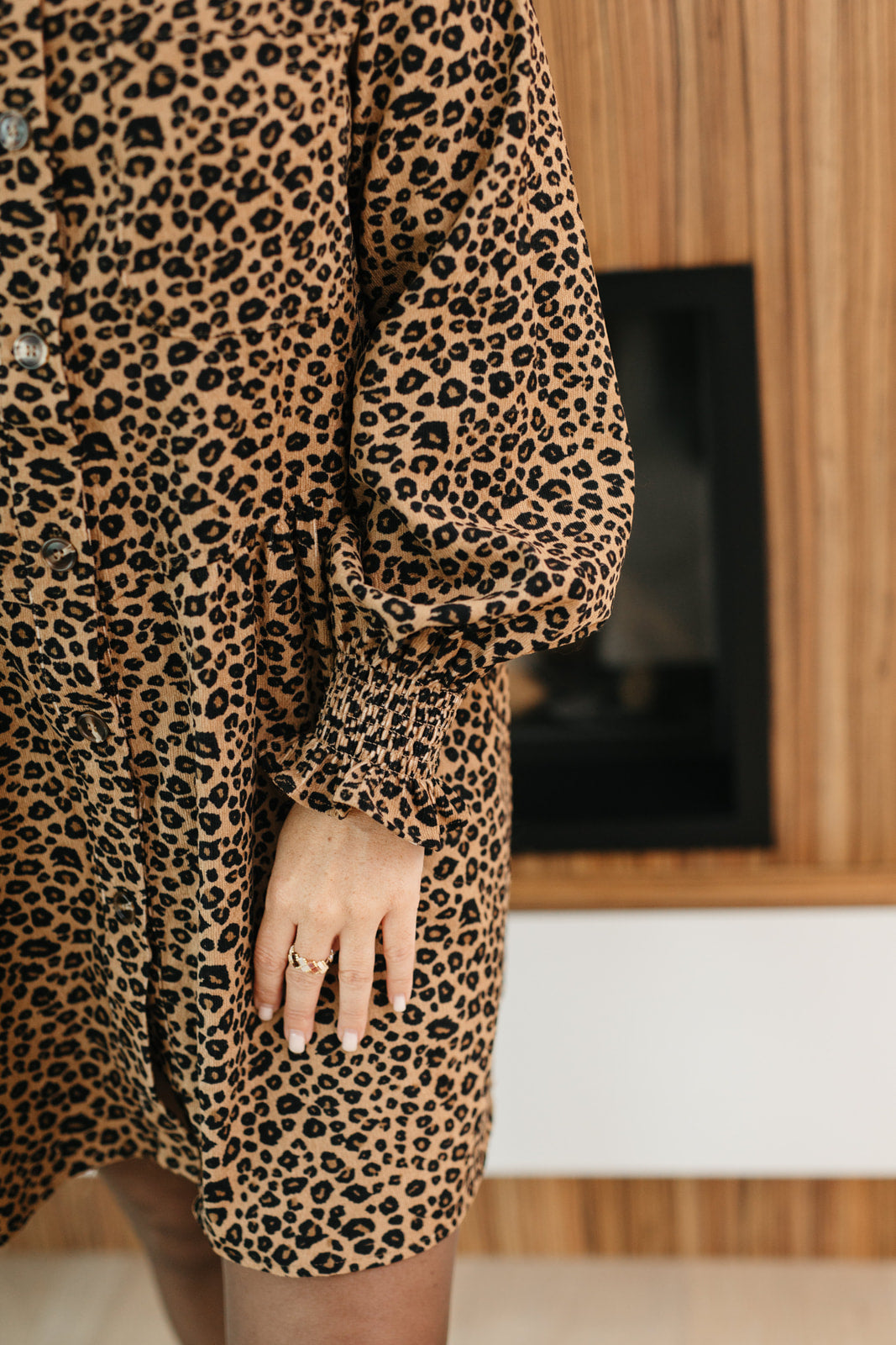 Luipaardjurk dames – licht en luchtig kleedje met leopard print en elegante details