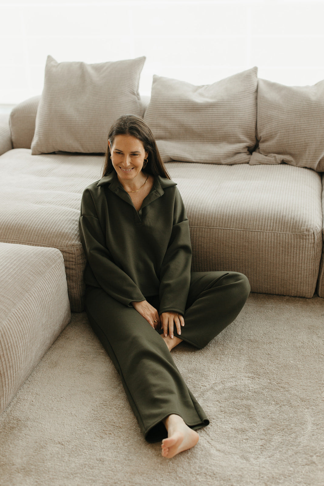 Kaki dames set – comfy chic outfit met polo sweater en lange broek