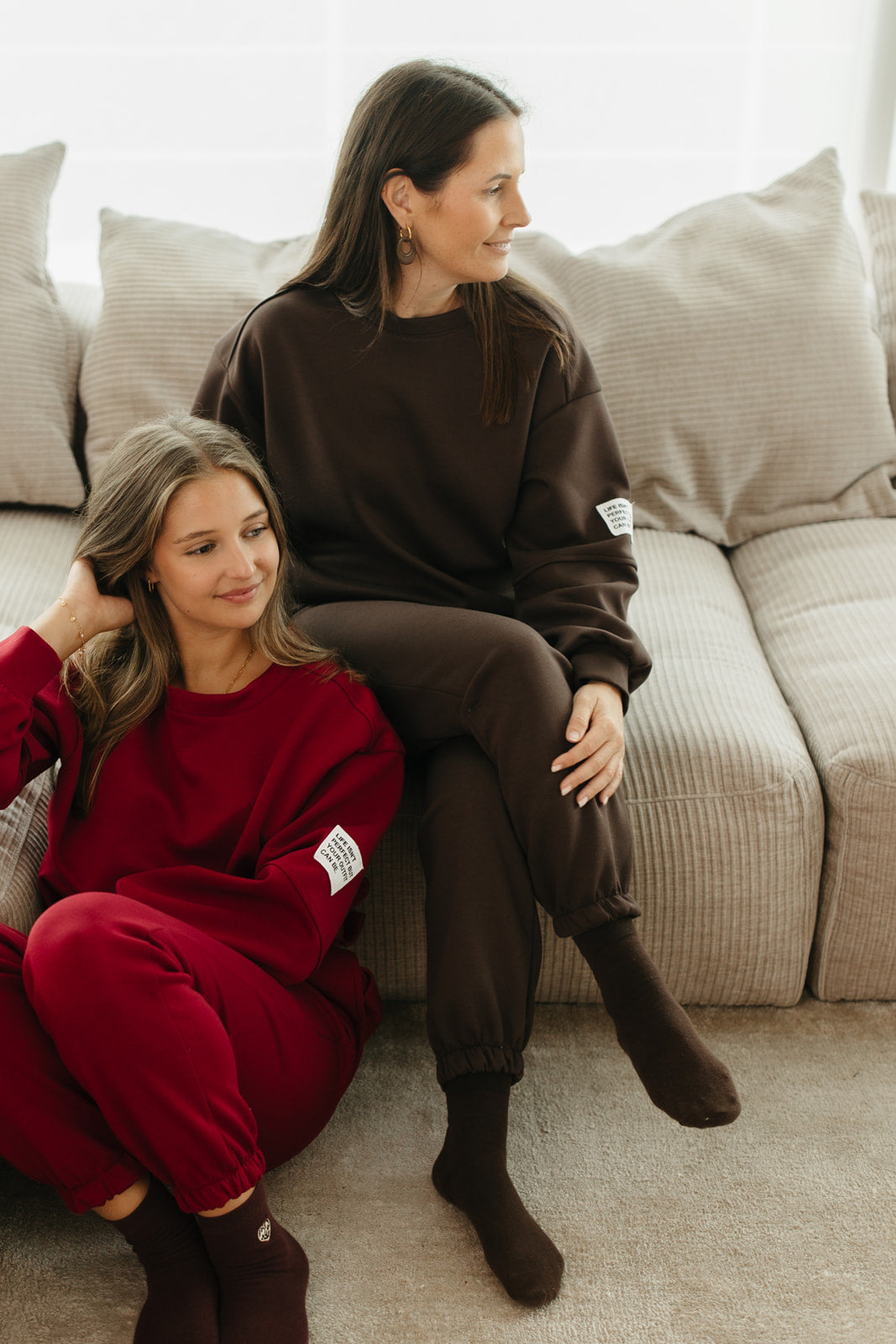 Burgundy loungewear set – stijlvolle oversized set met comfy pasvorm, perfect voor casual of home office dagen