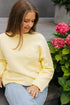 Gele knit dames – zomerse trui met geborduurd hartje en vichy details bij My Dressing