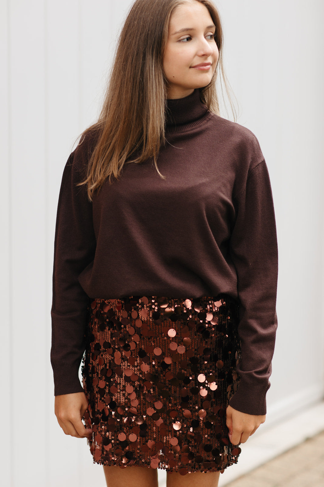 Chocoladebruine rolkraag sweater dames – zachte knit, ideaal als layer piece voor herfst en winter bij My Dressing