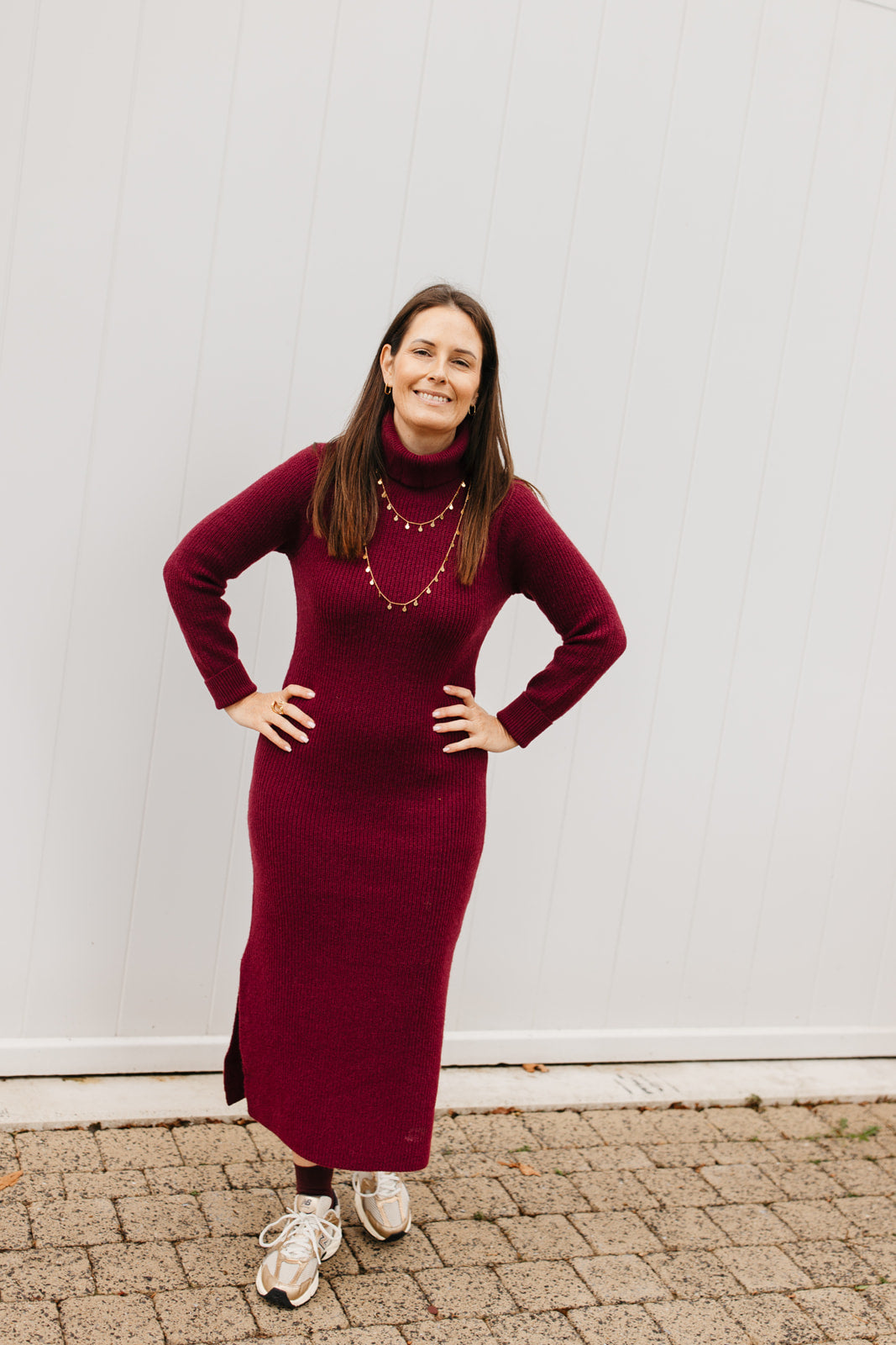 Lange knit dress – burgundy damesjurk met rolkraag, stretchy stof en elegante pasvorm
