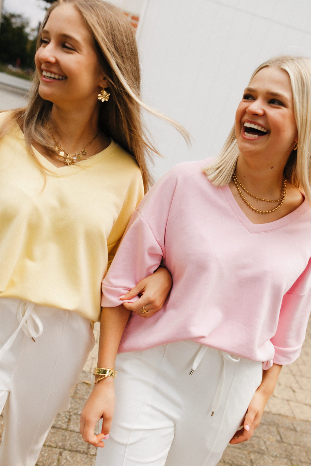 Zomerse knit top dames – lichte katoenen sweater met V-hals, perfect voor warme dagen