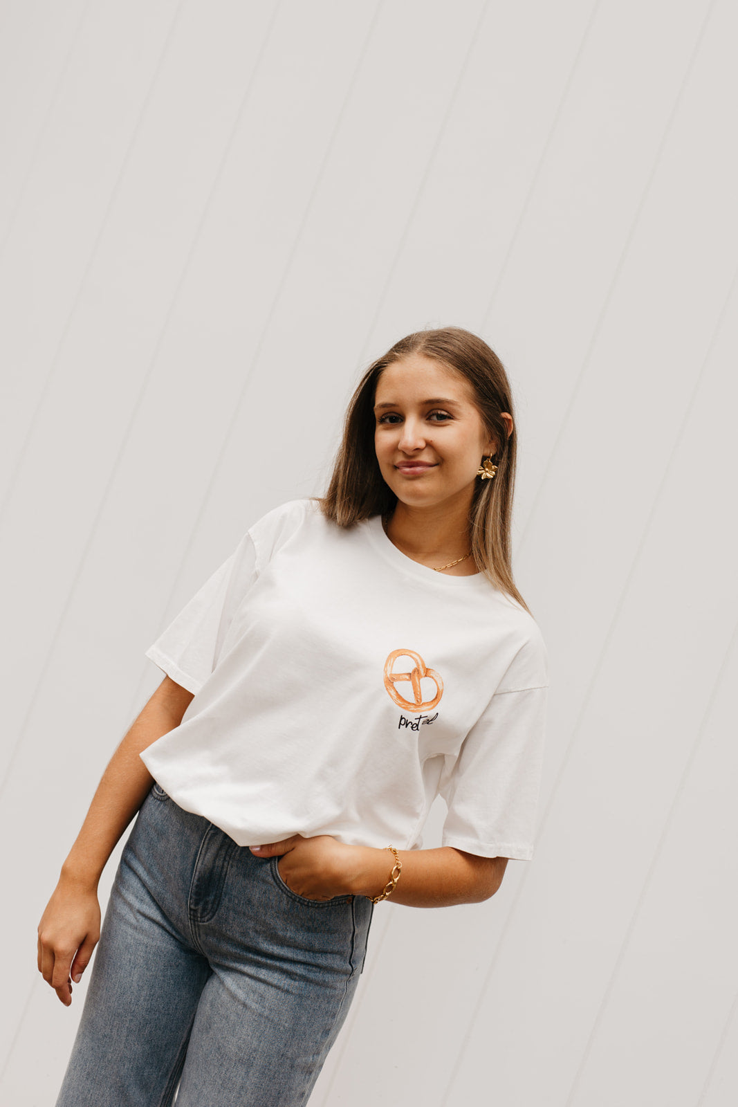 Pretzel T-shirt dames – casual witte top met korte mouwen, 100% katoen