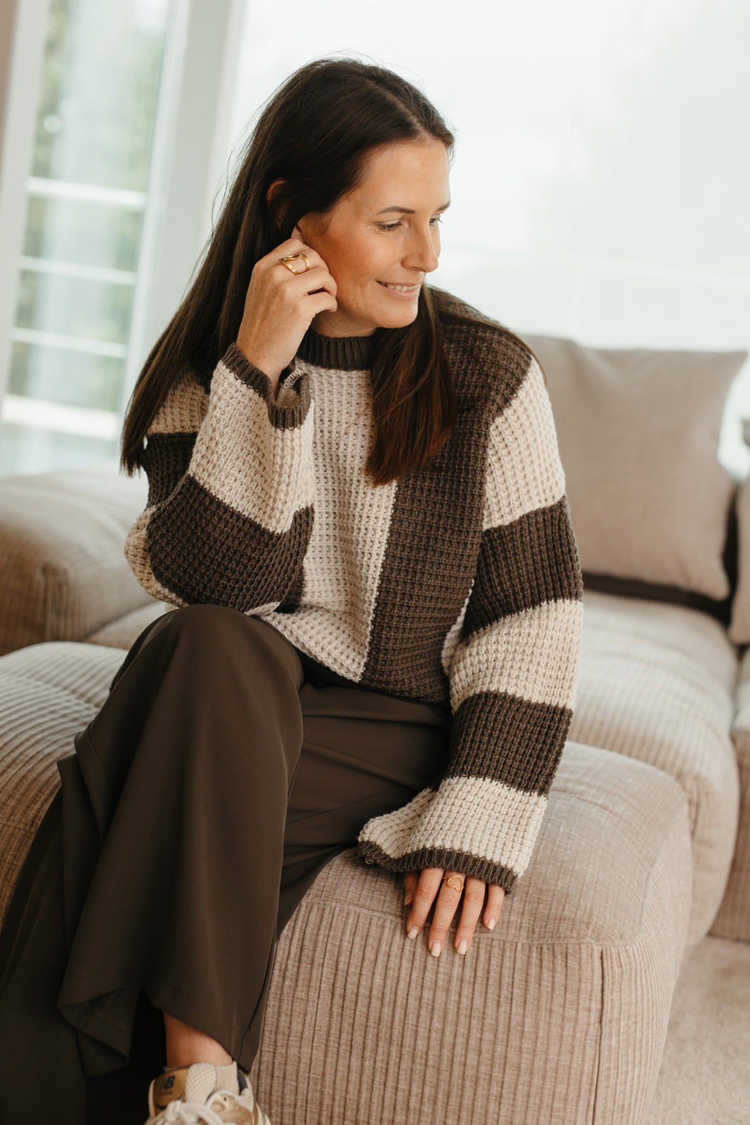 Tweekleurige knit dames – gebreide trui met structuur en moderne look