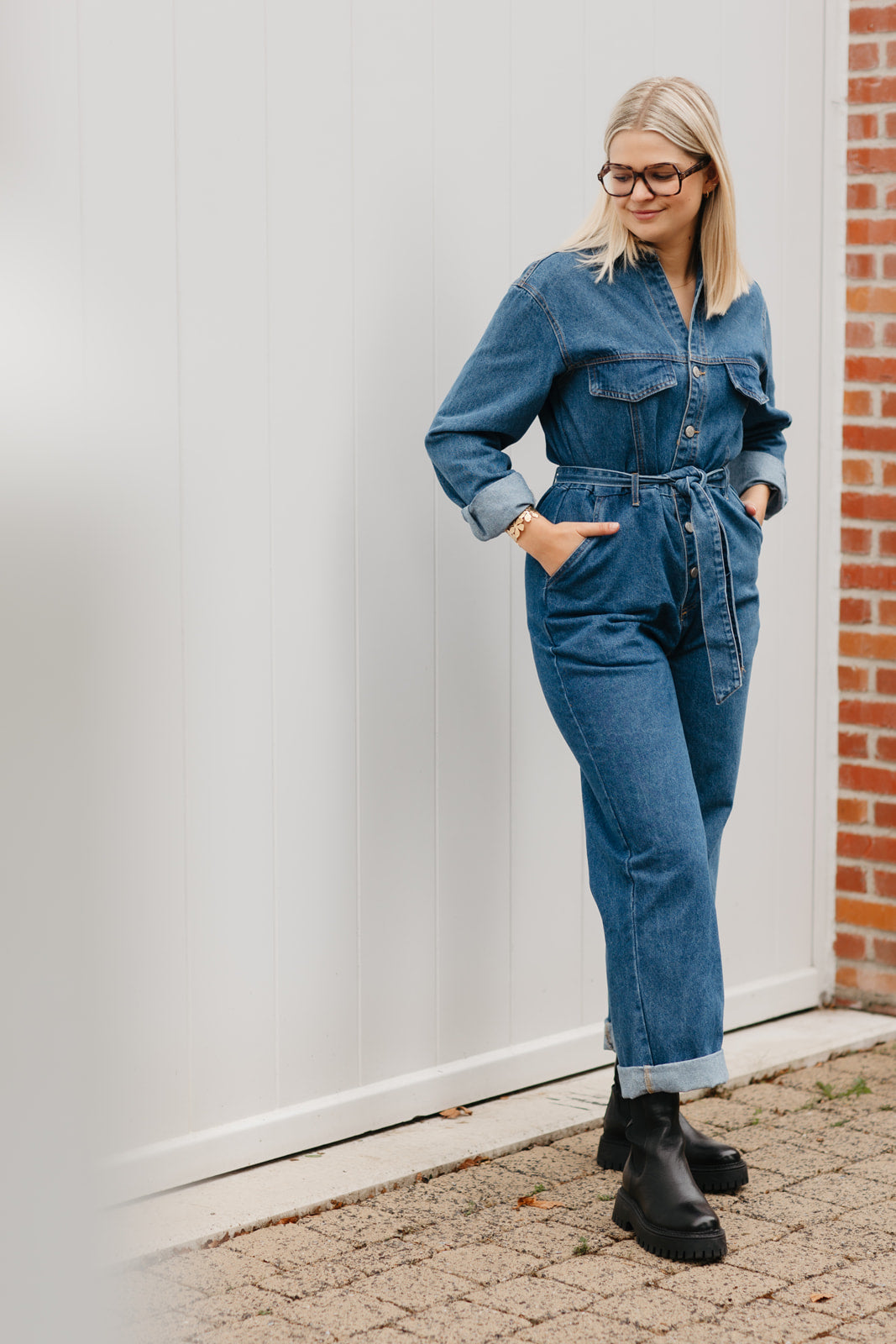 Trendy denim jumpsuit – veelzijdige jeans jumpsuit met lange mouwen en losse pasvorm