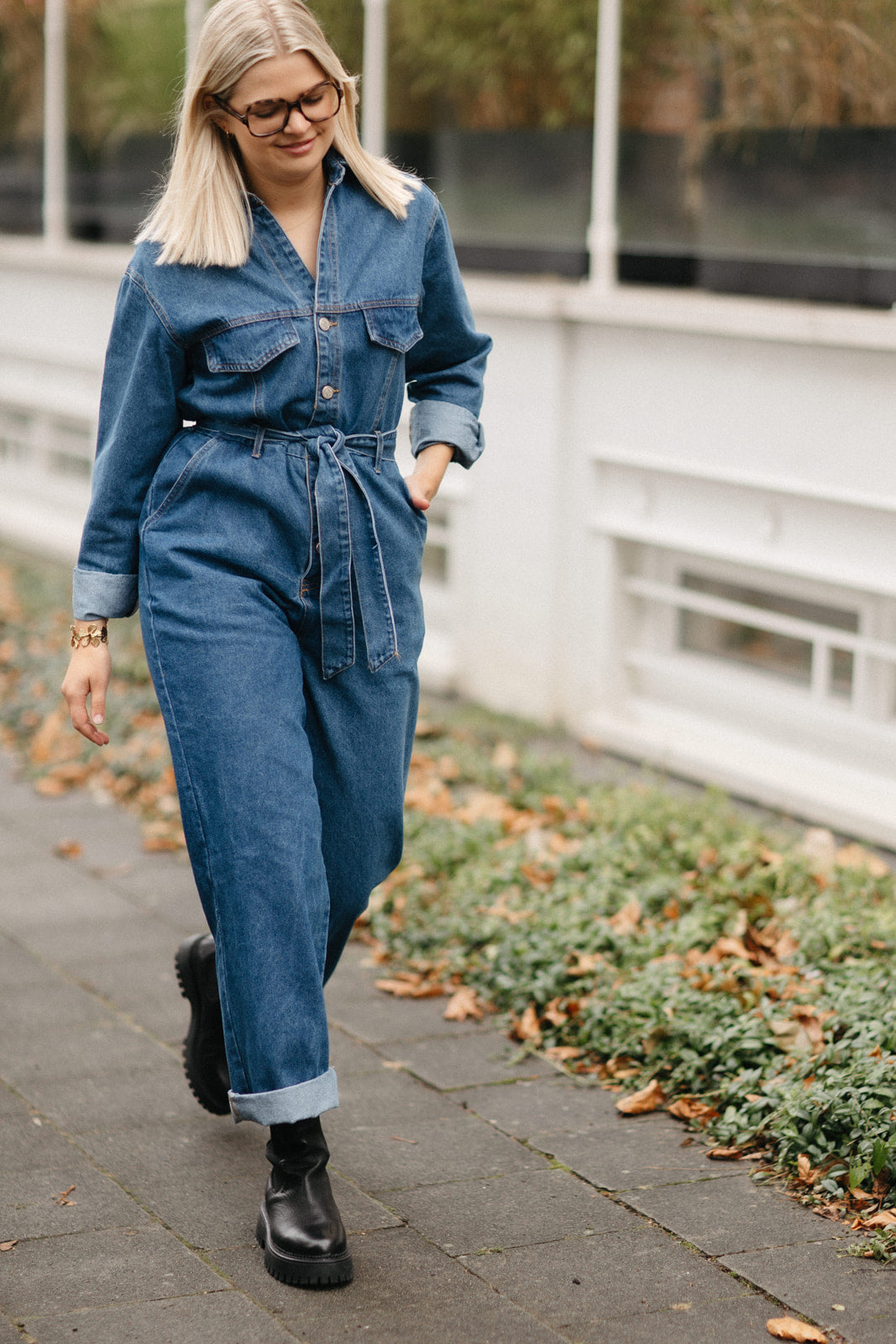Wide fit denim jumpsuit – dames one-piece van 100% katoen met knoopsluiting