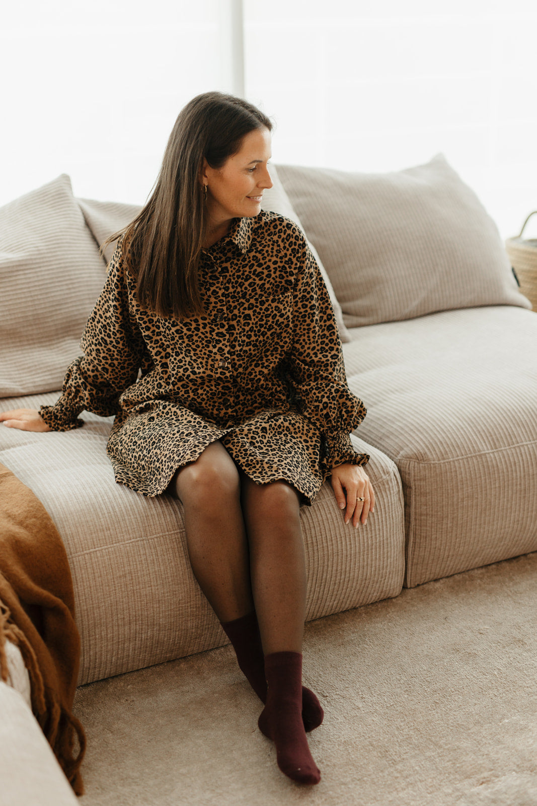 Trendy leopard dress – stijlvolle damesjurk met luipaardprint en knoopsluiting vooraan