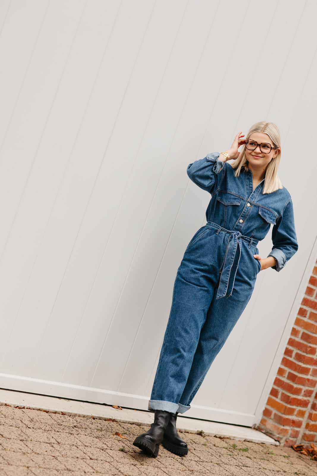 Trendy denim jumpsuit – veelzijdige jeans jumpsuit met lange mouwen en losse pasvorm