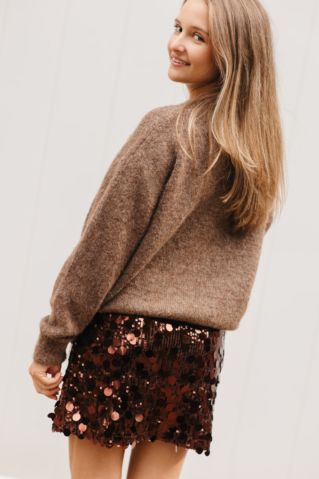 Chocolade glitterrok dames – statement mini met pailletten voor een chique of speelse look