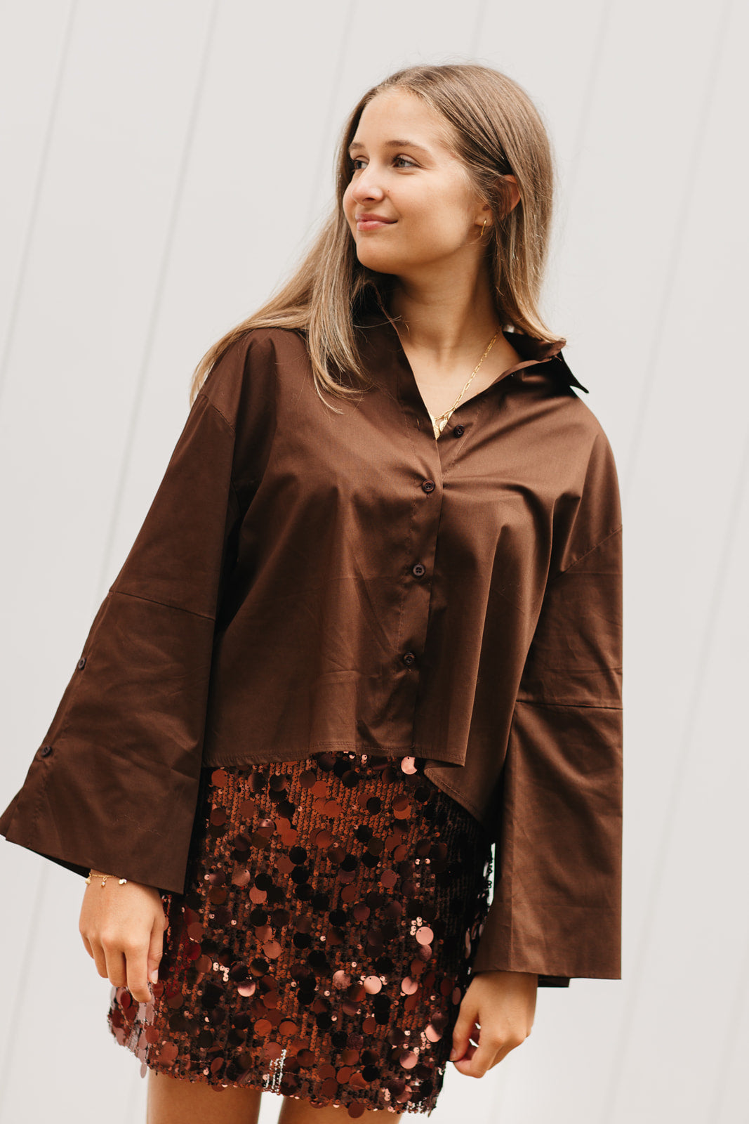 Chocoladebruine cropped blouse dames – katoenen oversized model met wijde mouwen bij My Dressing