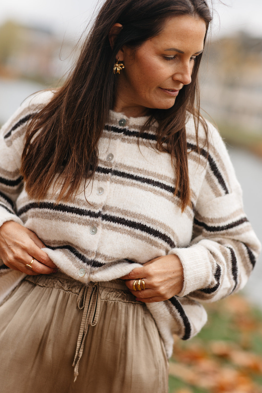 Ecru gestreepte cardigan kni