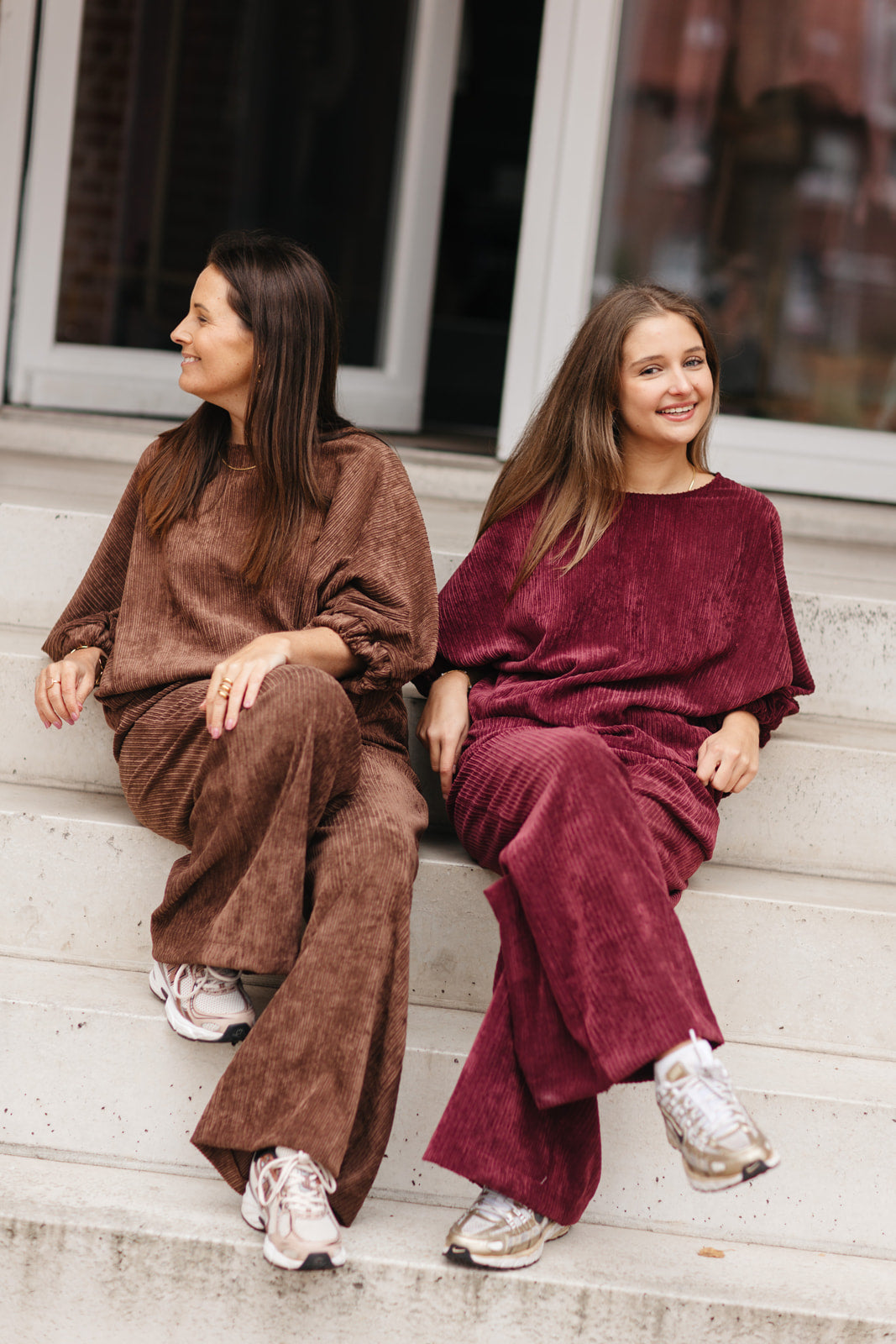 burgundy oversized set met wijde broek en vlindermouwen