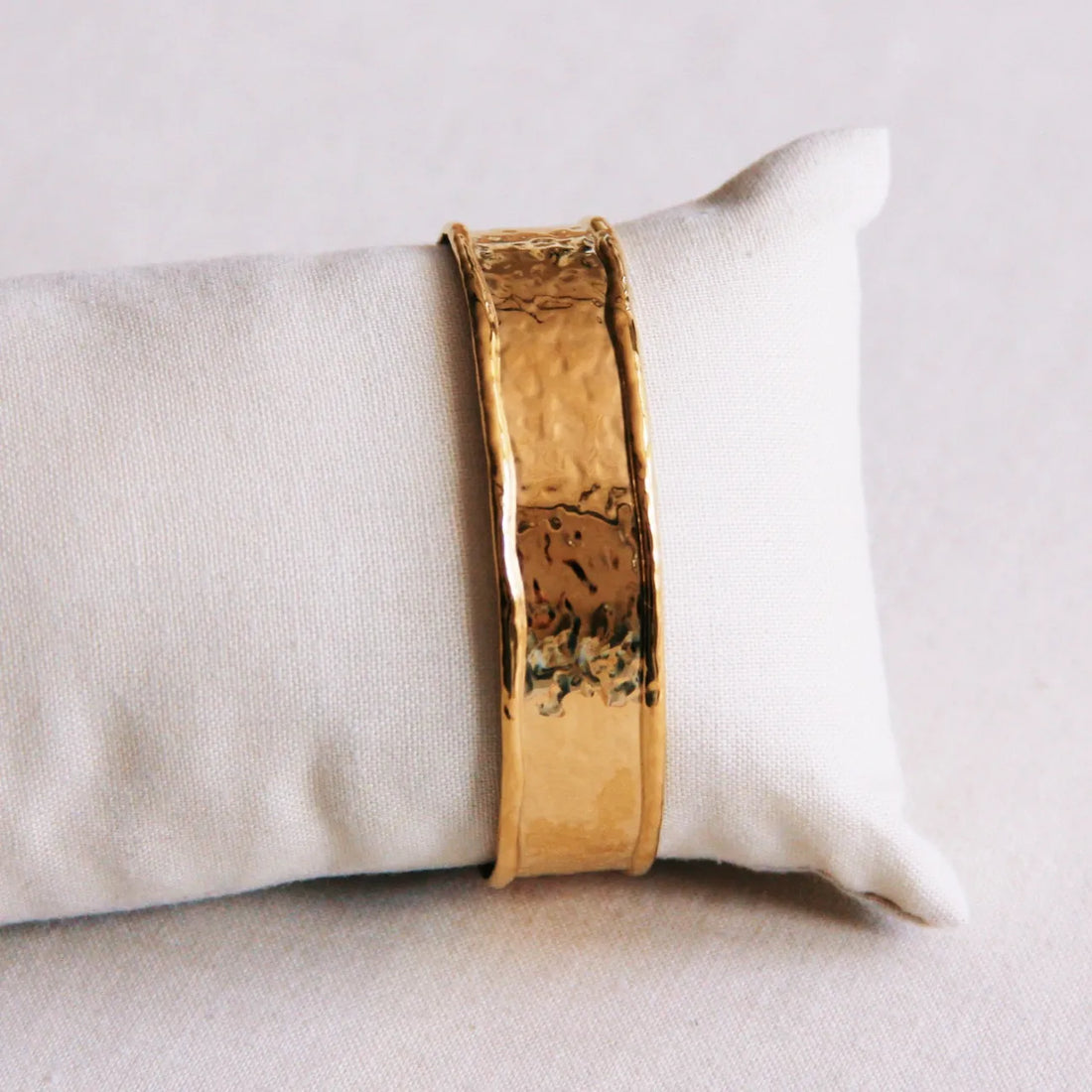 Bangle gold bracelet