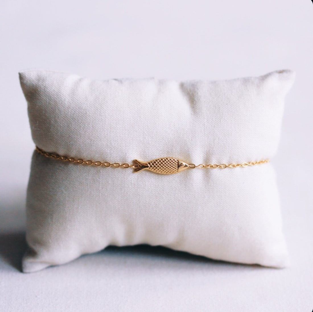 Fijn stalen armband met visje
