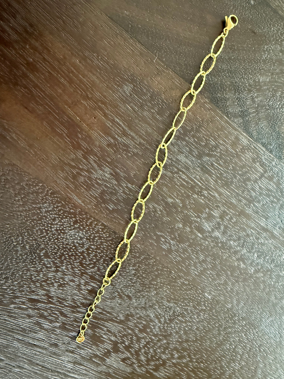 Oval bracelet gold