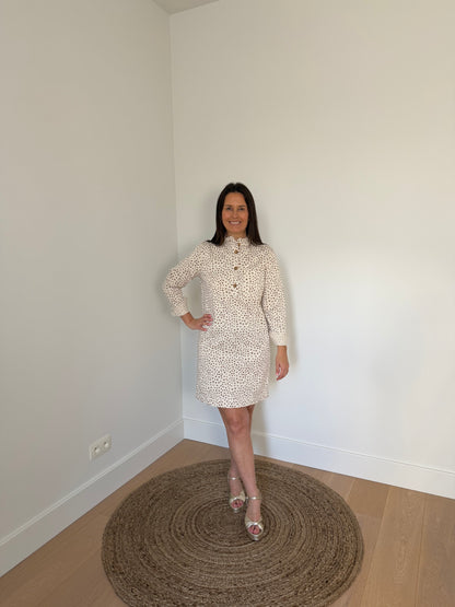 kort beige kleedje met chocoladebruine stippen - My Dressing
