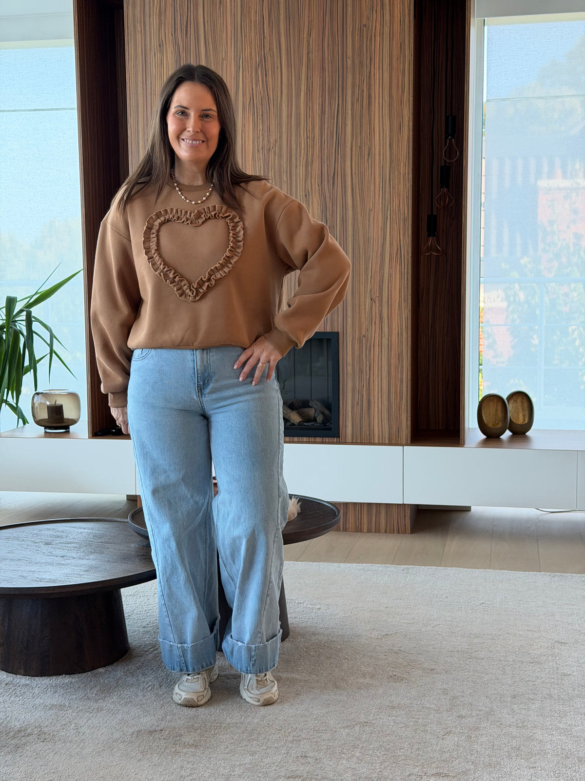 Heart sweater camel