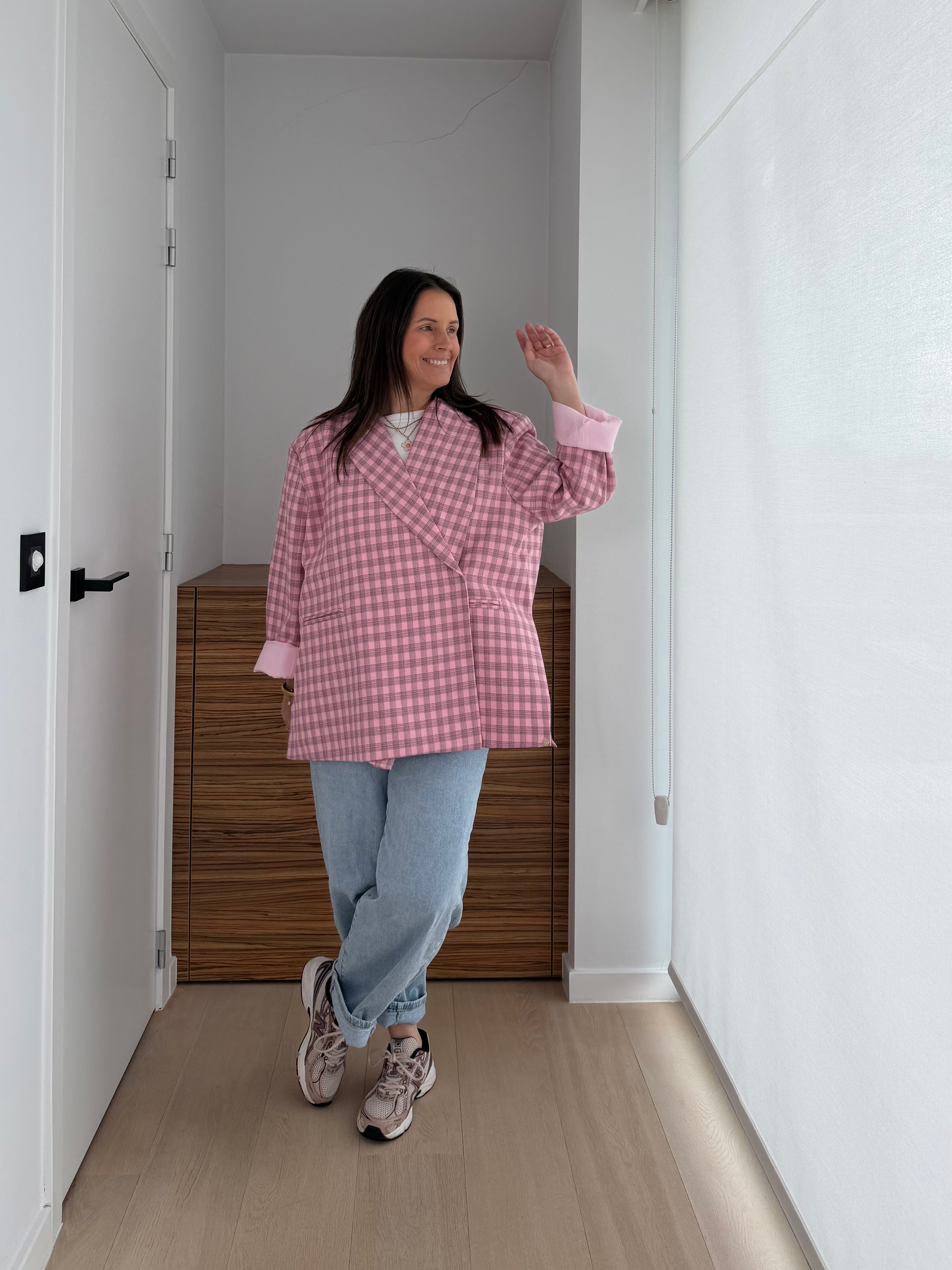 Oversized roze dames blazer als statement item in een comfortabele outfit