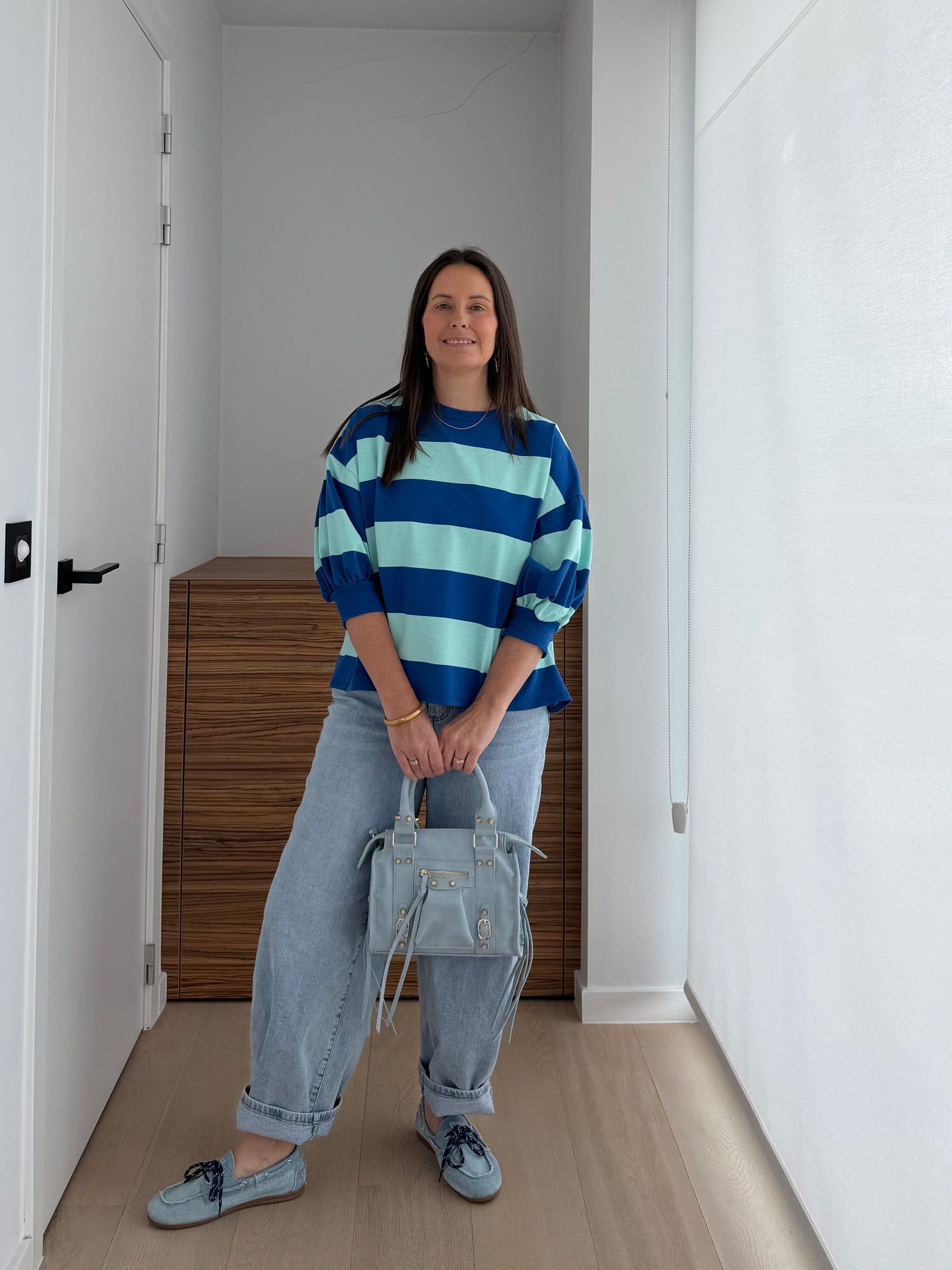 Gestreepte blauwe t-shirt met korte pofmouwen - My Dressing