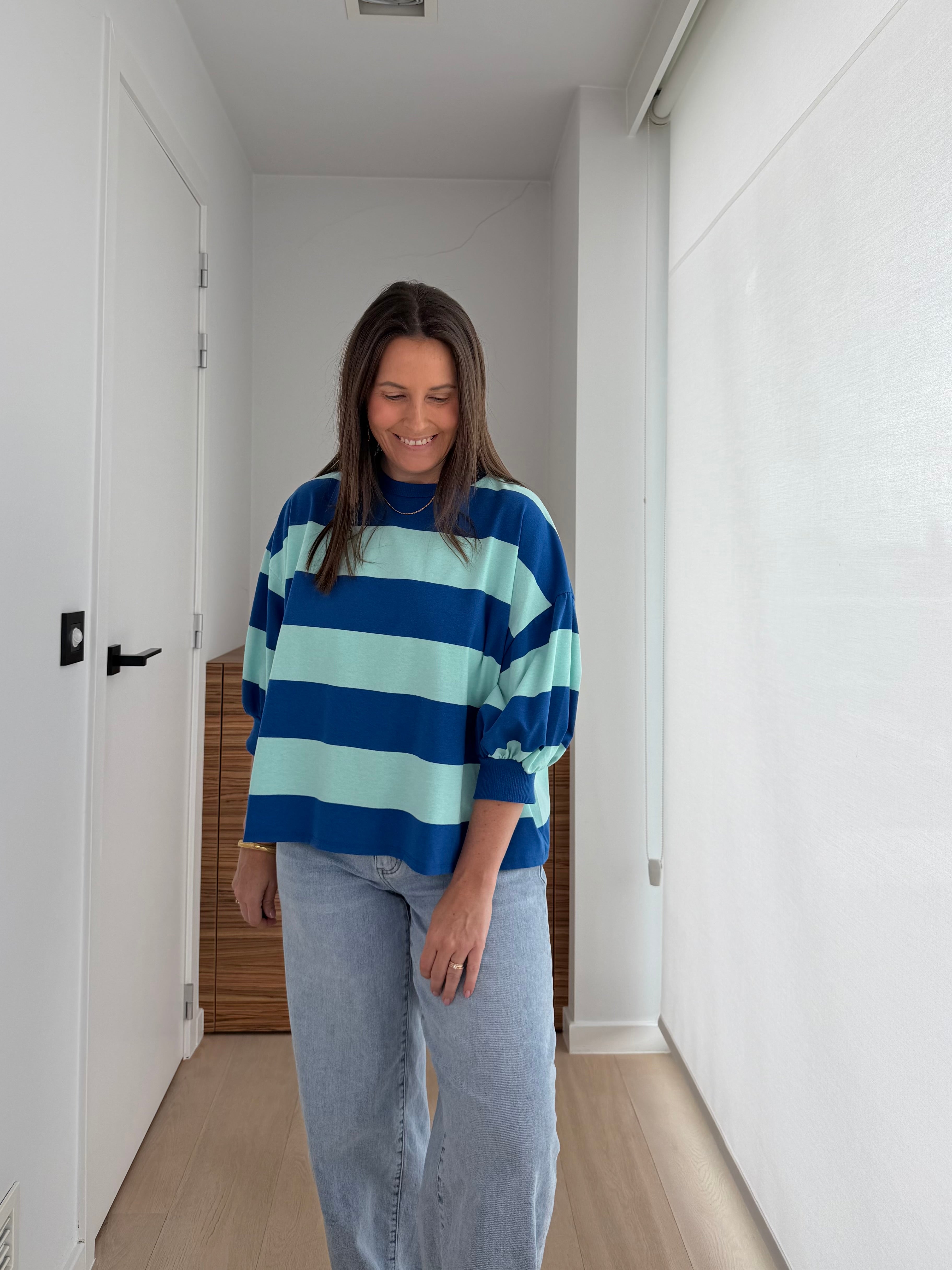 Blauw gestreepte t-shirt met korte pofmouwen - My Dressing