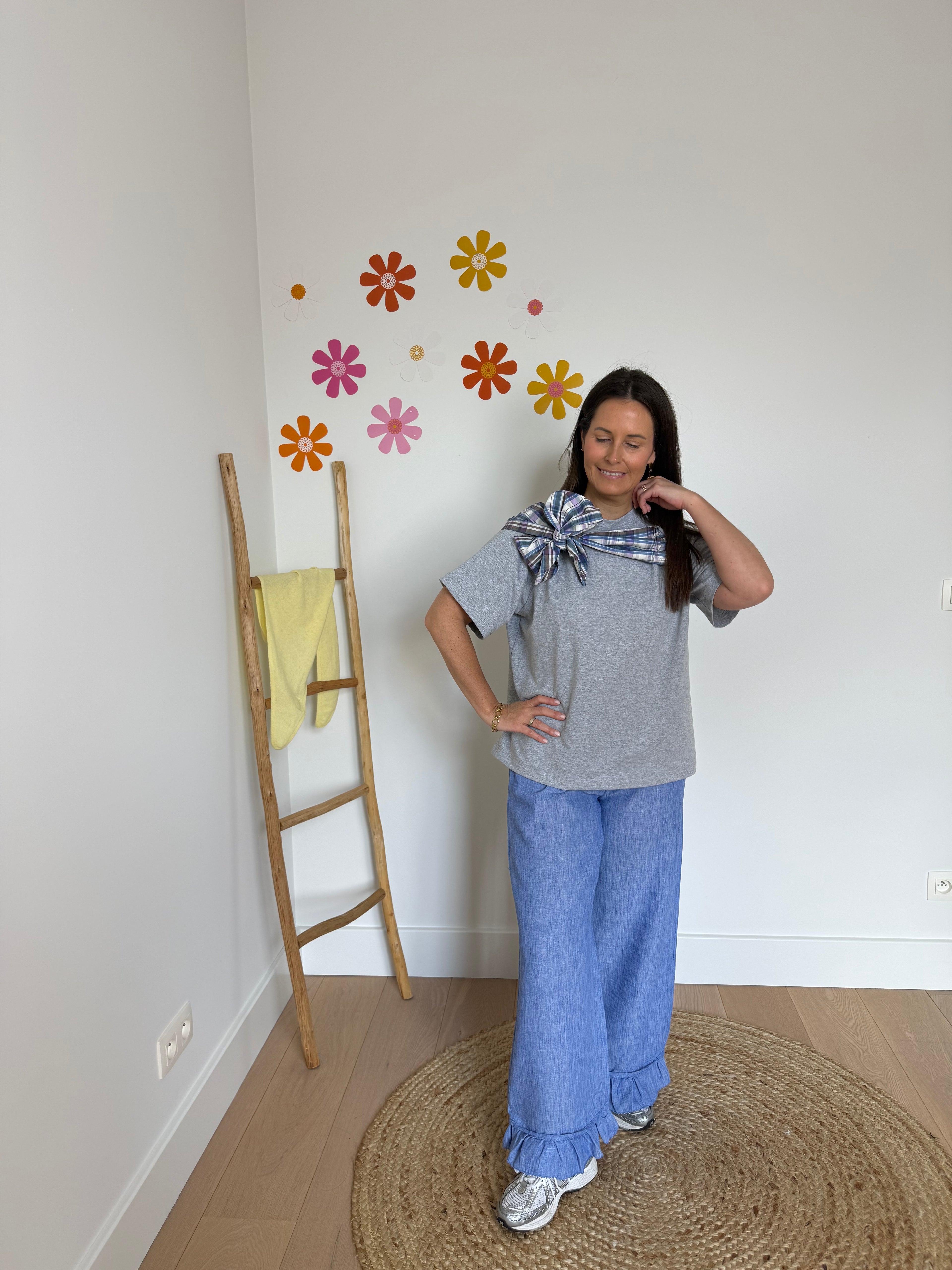 Grijze basic t-shirt met strik - My Dressing