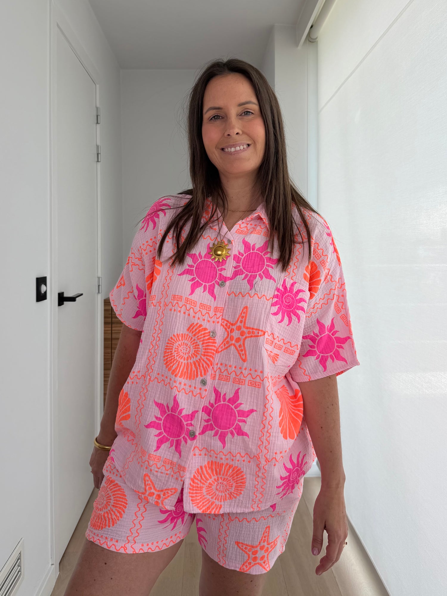 Zomerse co-ord set in tetra stof met roze en oranje print voor dames