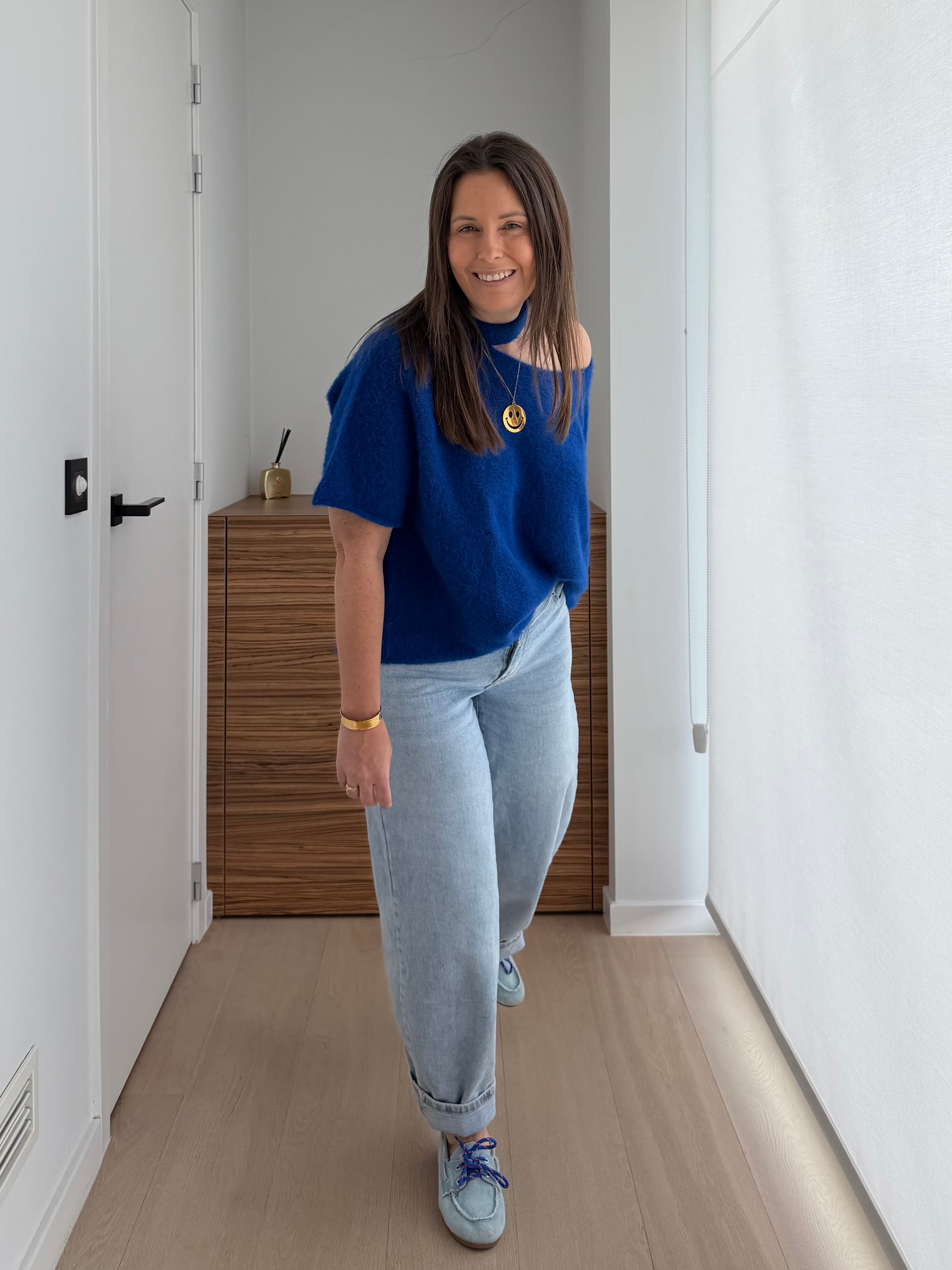 Kobalt blauw truitje met korte mouwen en off shoulder model - My Dressing