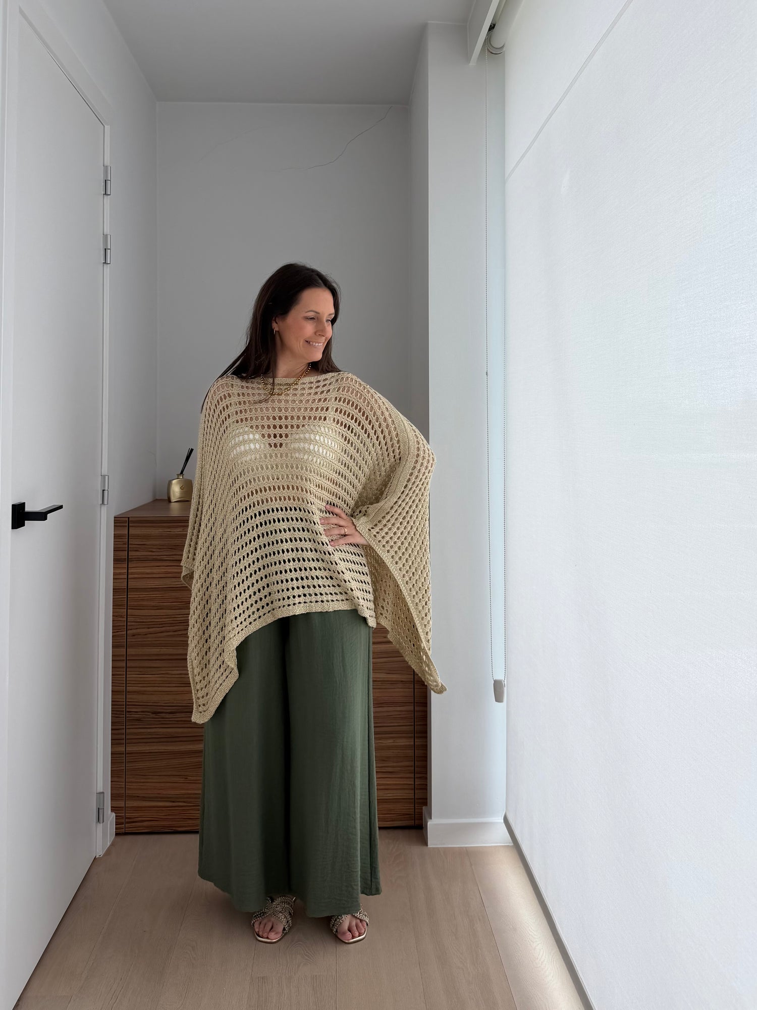 Gouden crochet poncho - My Dressing
