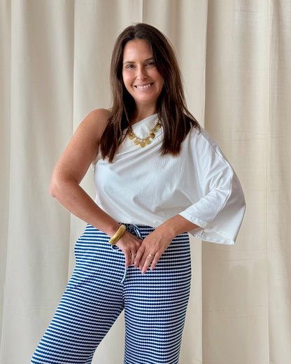 One shoulder top wit