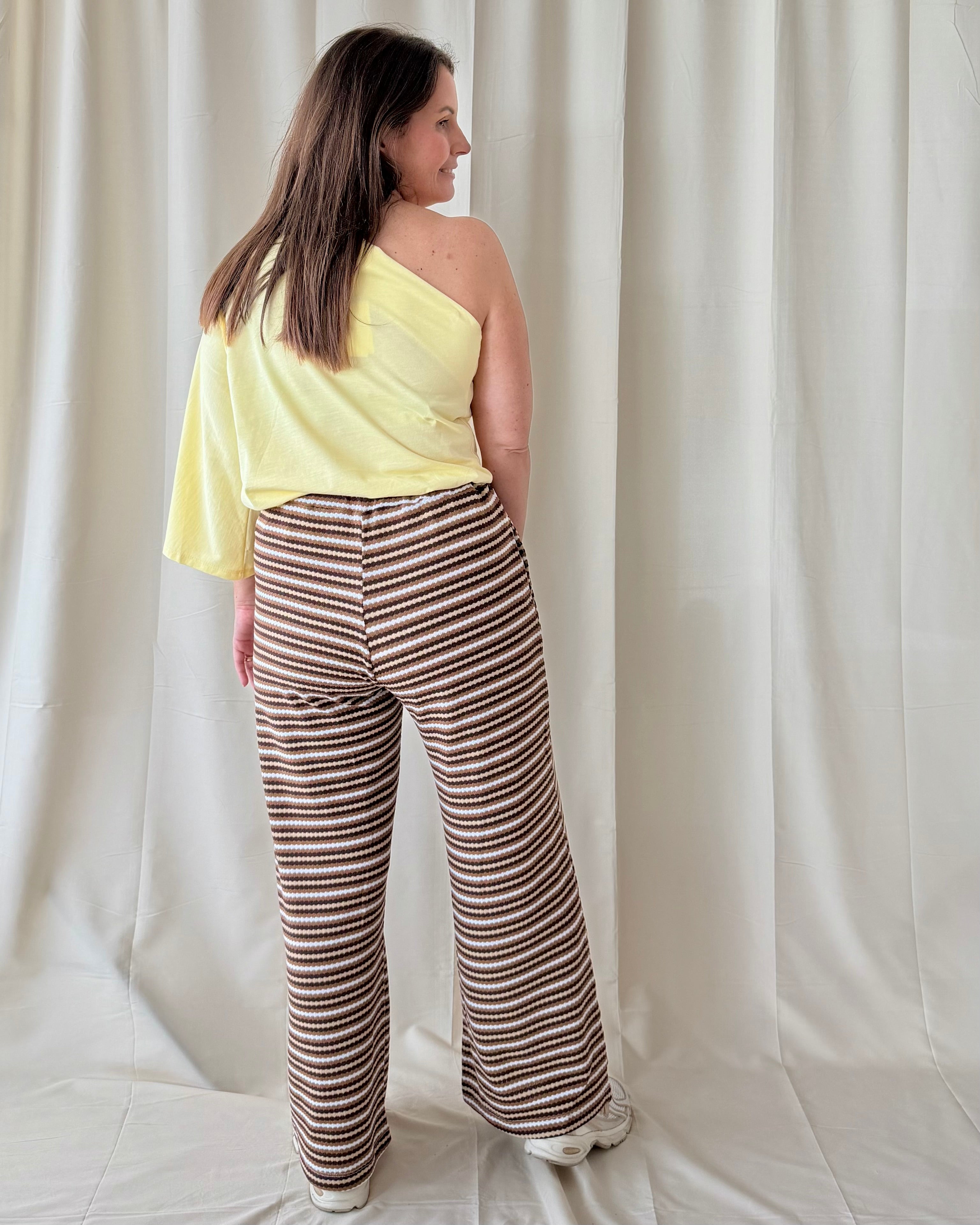 One shoulder top geel