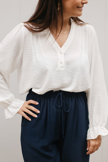 Comfy blauwe broek – stijlvolle en comfortabele damesbroek met soepele fit en lintje vooraan