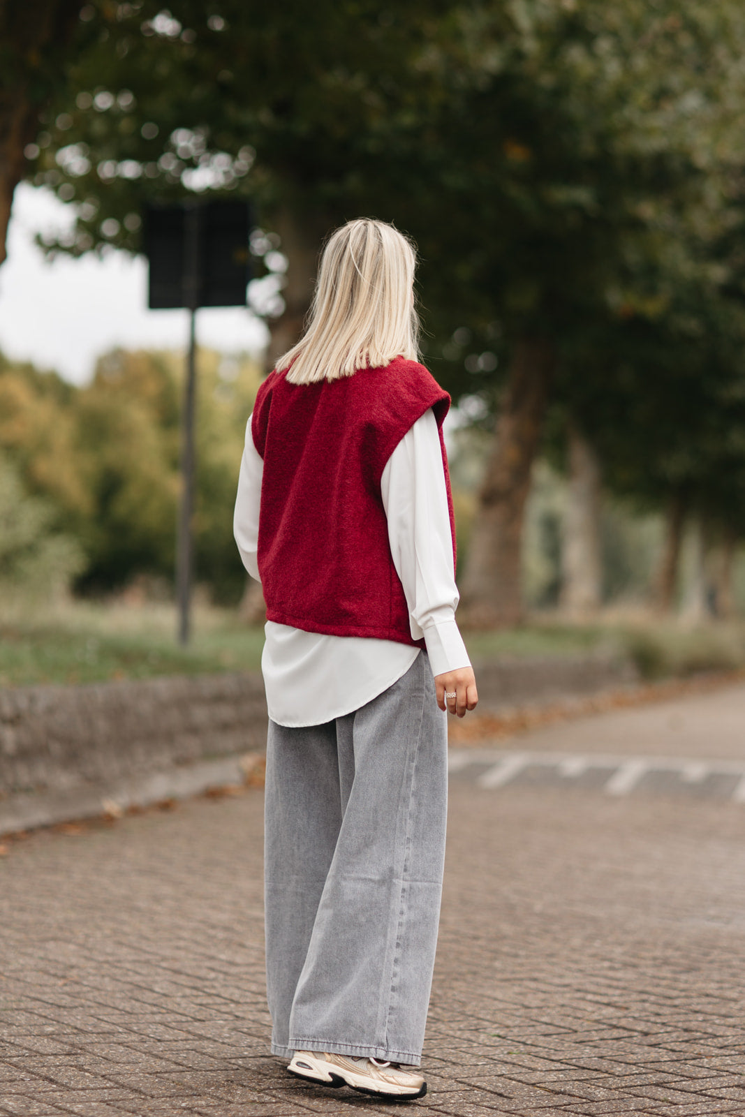 Mouwloos vest dames bordeaux – korte katoenen gilet met luchtige fit en stijlvolle look