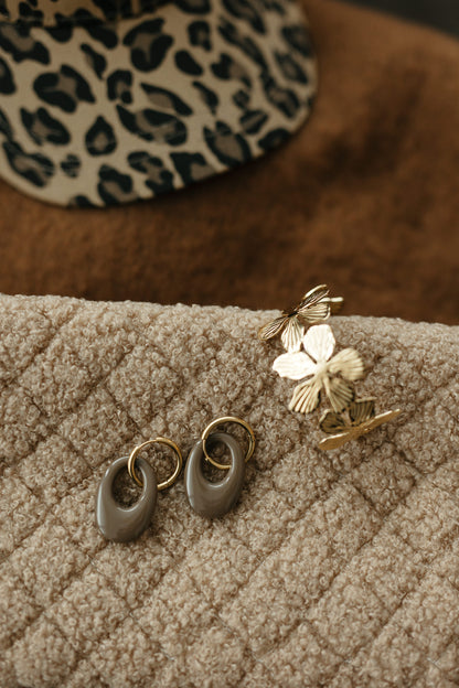 Kleurrijke oorhangers dames – handgemaakte stainless steel oorbellen met resin druppel bij My Dressing