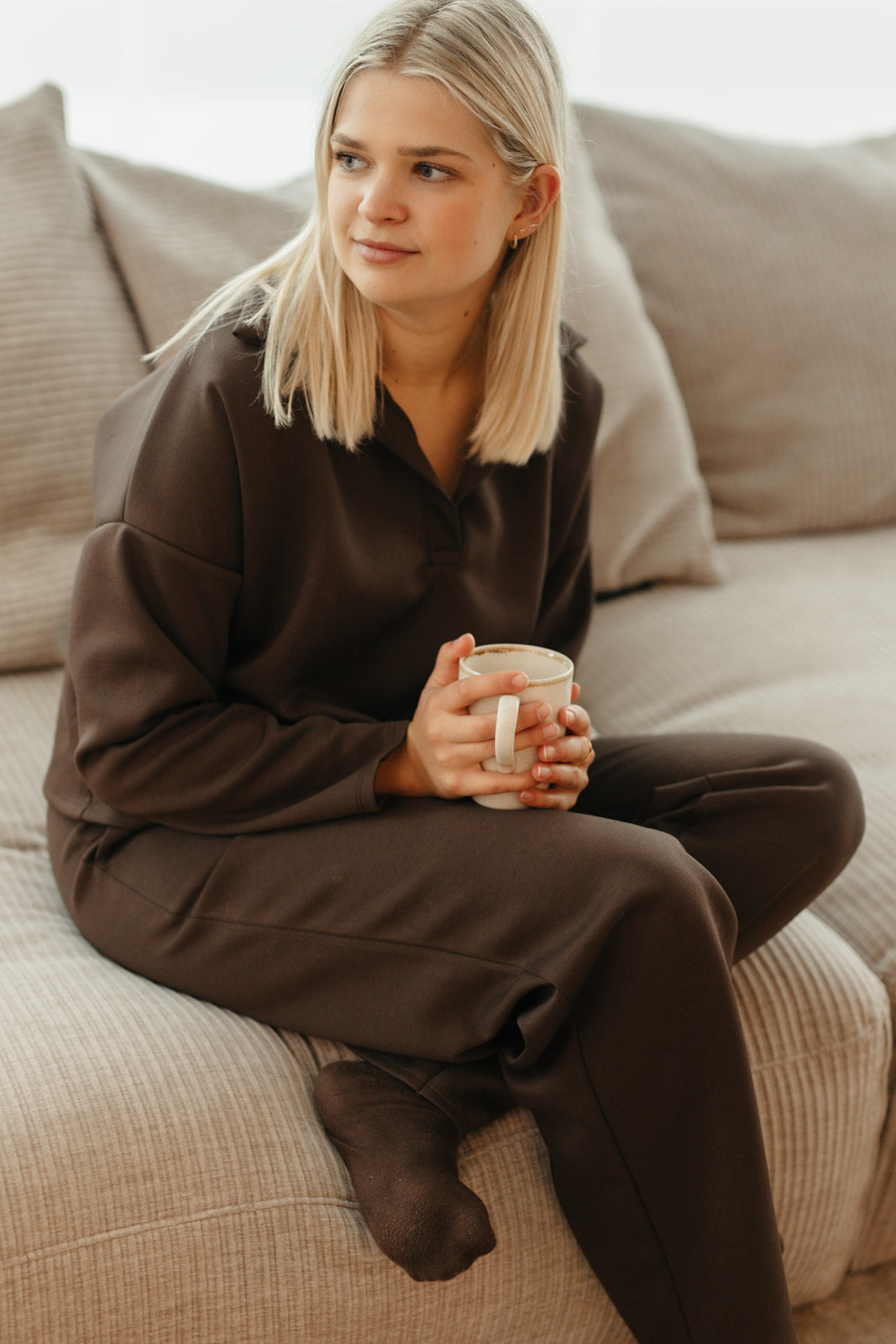 Dames set – casual chic outfit met lange mouwen sweater en broek met zakken