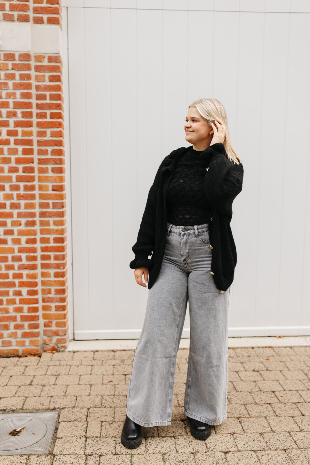 Chique zwarte vest – stijlvolle dames cardigan voor zowel casual als business looks