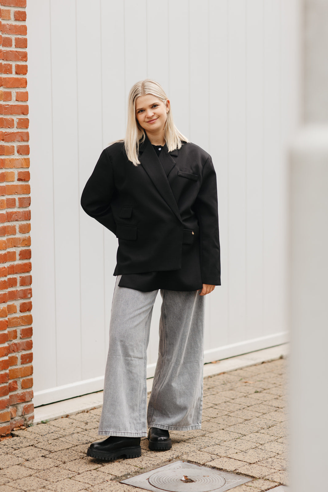 Oversized blazer dames – trendy relaxed fit blazer met knoop binnenin en zijsluiting bij My Dressing