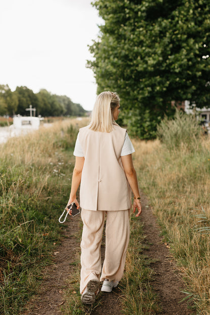 Lange beige blazer – modern recht model met split achteraan voor extra comfort