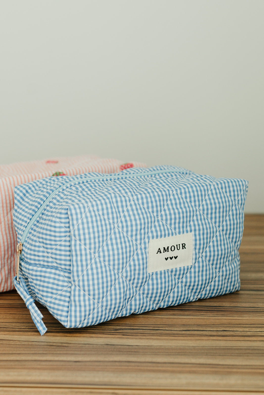 Gingham toilettas