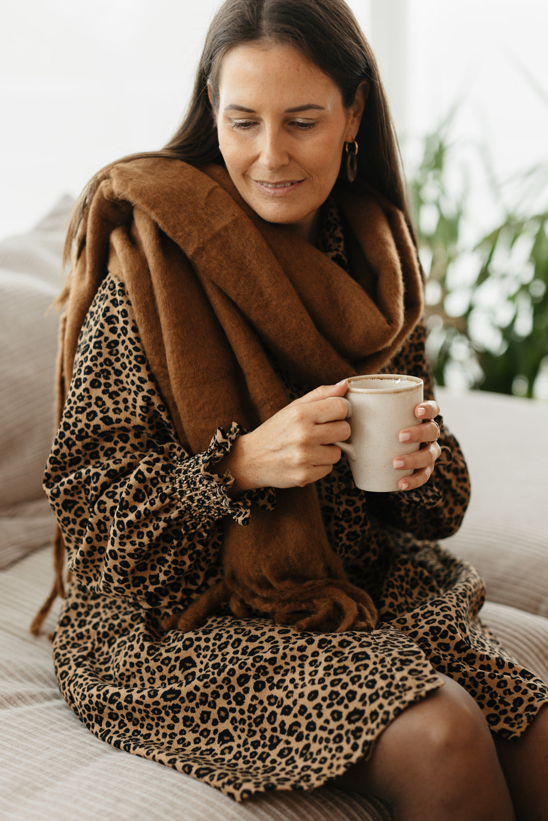 Winter scarf chocolade bruin – zachte dames sjaal met fringes en tijdloos design bij My Dressing