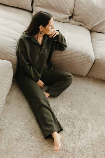 Casual dames outfit – set met lange mouwen sweater en relaxte broek met zakken
